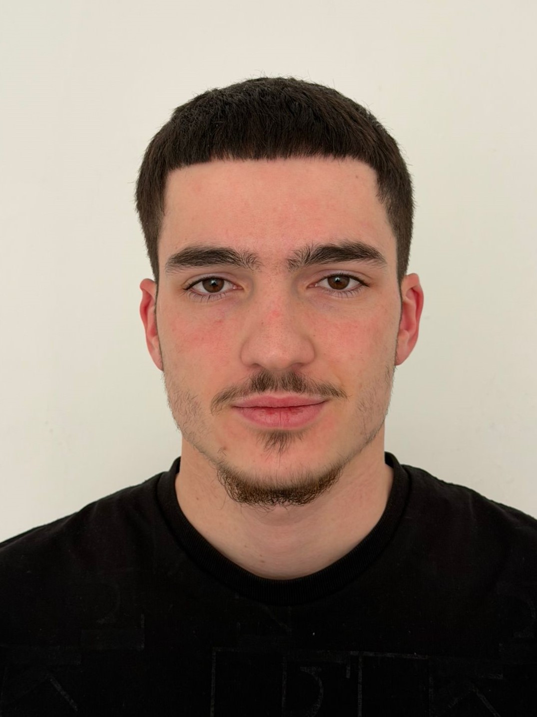 Agon Isufi