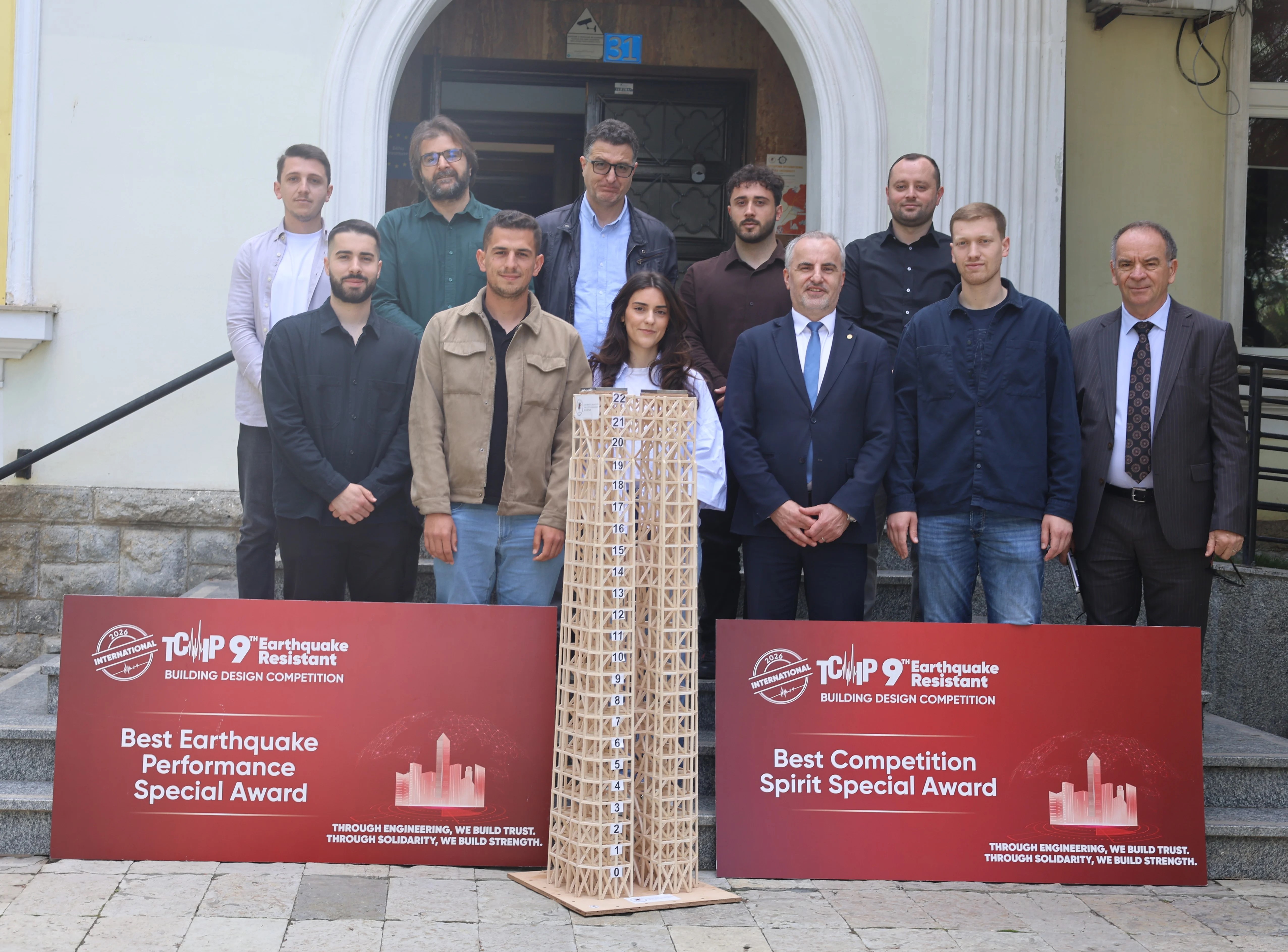 Gara e njohur ndërkombëtare: Studentët e FIN-it të UP-së fitojnë dy çmime dhe u organizohet pritje në rektorat